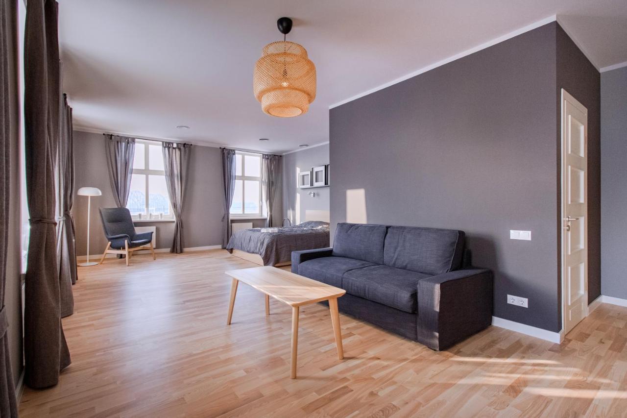 Modern Apartment In Old Riga With A River View Exterior foto